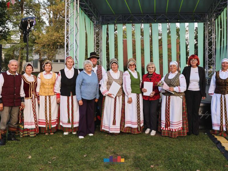 Draugų vakaras „Pakylėti kartu“