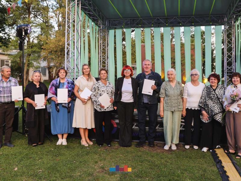 Draugų vakaras „Pakylėti kartu“