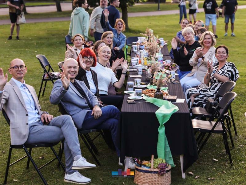Draugų vakaras „Pakylėti kartu“