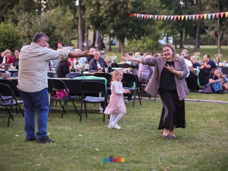Draugų vakaras „Pakylėti kartu“