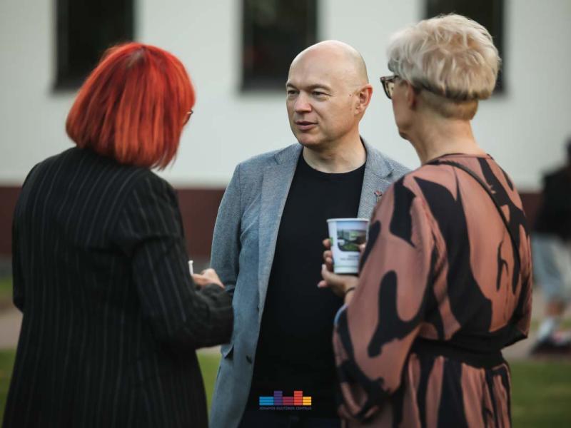 Draugų vakaras „Pakylėti kartu“