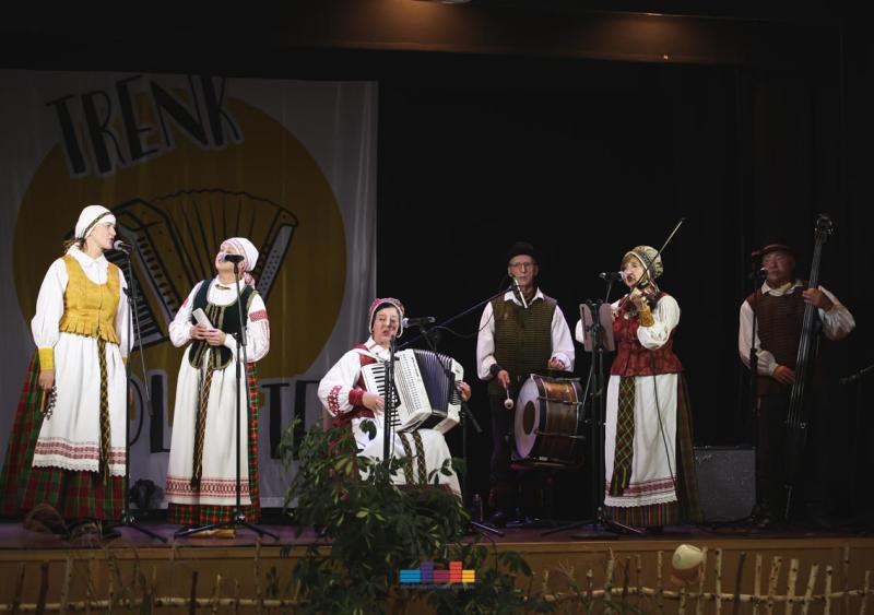 Juškonyse tradicinė šventė–konkursas „Trenk polkutę!“