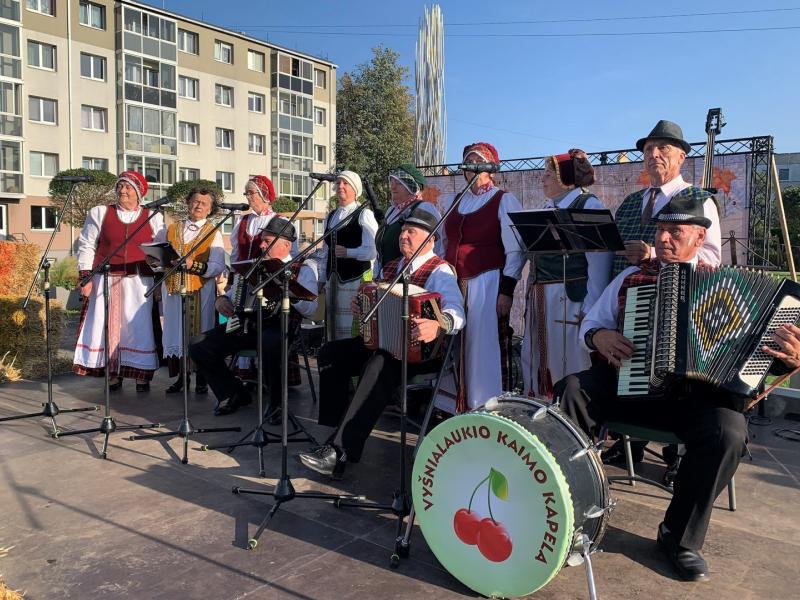 KERMOŠIUS „PO RUDENS DANGUM“