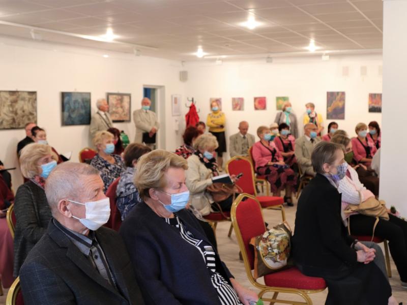  Janinos Altaravičienės darbų paroda EKSPERIMENTAI, IEŠKOJIMAI, ŽAIDIMAI SPALVOMIS