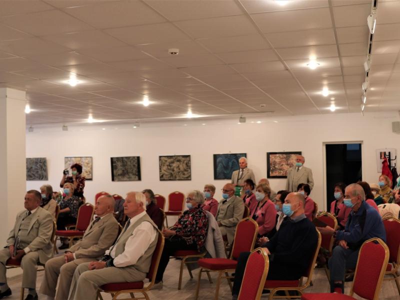  Janinos Altaravičienės darbų paroda EKSPERIMENTAI, IEŠKOJIMAI, ŽAIDIMAI SPALVOMIS