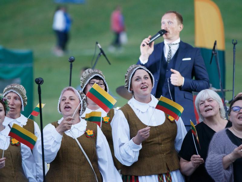 Valstybės (Karaliaus Mindaugo karūnavimo) diena