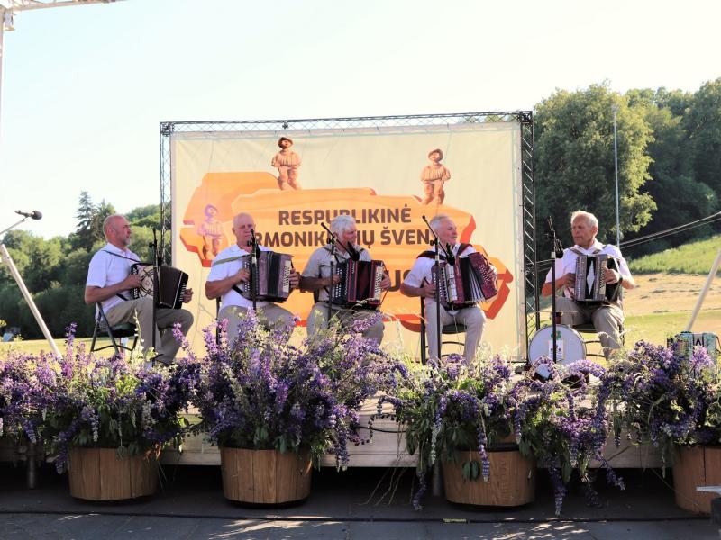RESPUBLIKINĖ ARMONIKIERIŲ ŠVENTĖ „PAS JONUS“