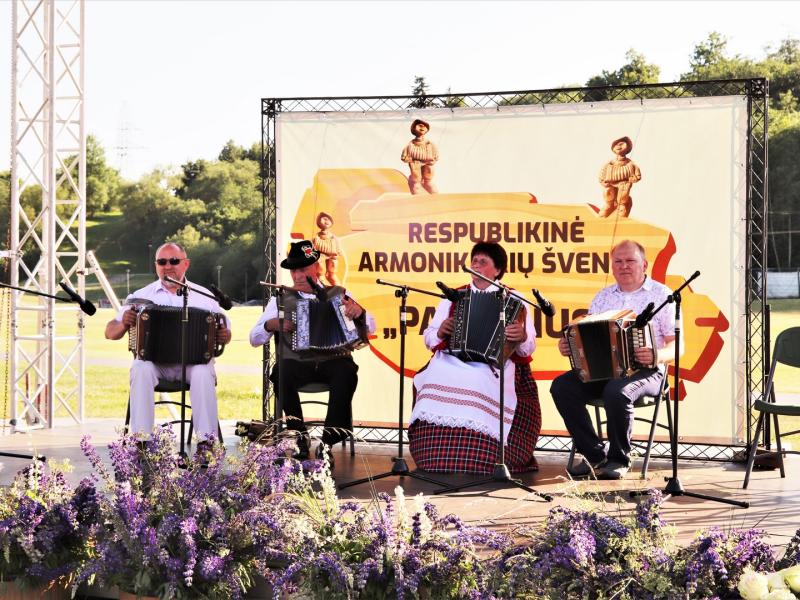 RESPUBLIKINĖ ARMONIKIERIŲ ŠVENTĖ „PAS JONUS“
