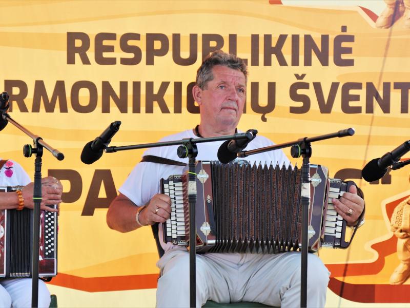 RESPUBLIKINĖ ARMONIKIERIŲ ŠVENTĖ „PAS JONUS“