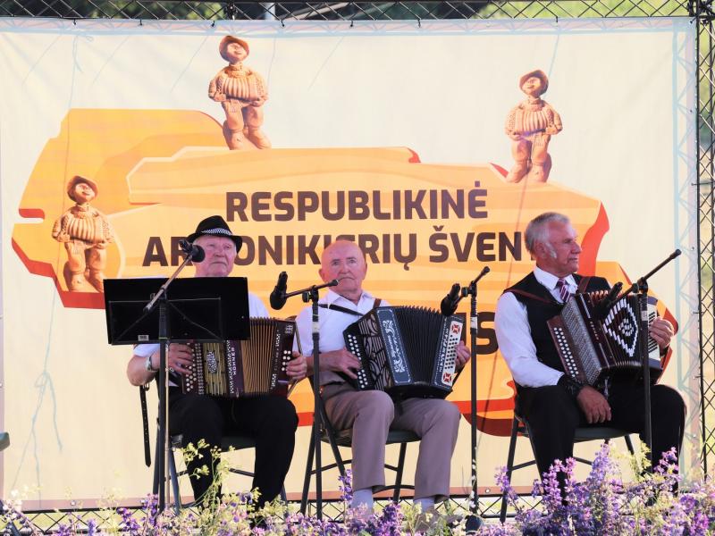 RESPUBLIKINĖ ARMONIKIERIŲ ŠVENTĖ „PAS JONUS“