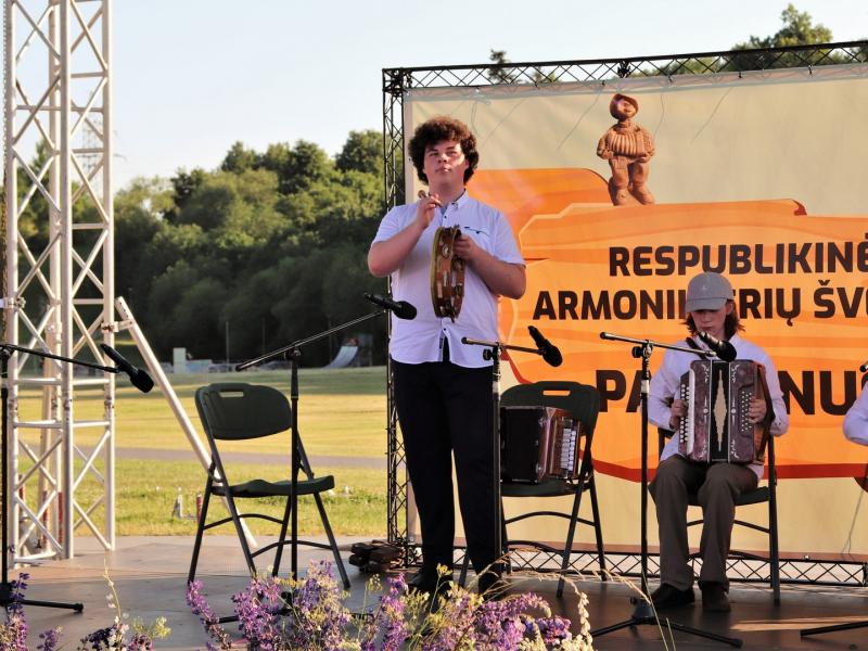 RESPUBLIKINĖ ARMONIKIERIŲ ŠVENTĖ „PAS JONUS“