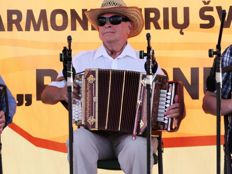 RESPUBLIKINĖ ARMONIKIERIŲ ŠVENTĖ „PAS JONUS“