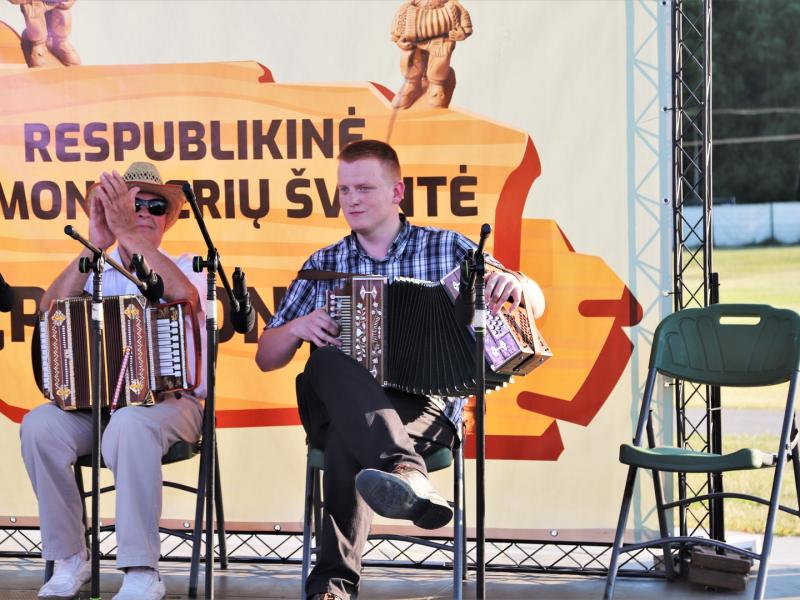RESPUBLIKINĖ ARMONIKIERIŲ ŠVENTĖ „PAS JONUS“