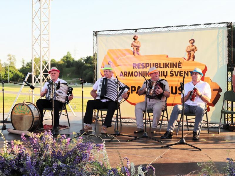 RESPUBLIKINĖ ARMONIKIERIŲ ŠVENTĖ „PAS JONUS“