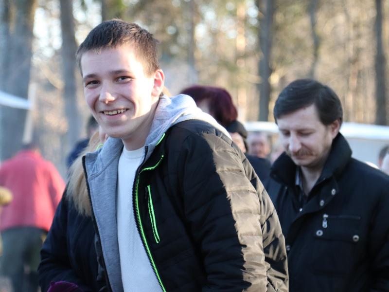 Pavasario lygiadienis ant Mažųjų Žinėnų piliakalnio 