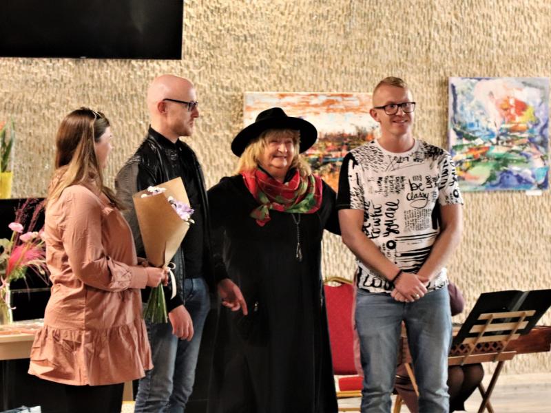 Birutės Gadišauskienės tapybos darbų parodos „P+K=G/Spalvos“ pristatymas 2022
