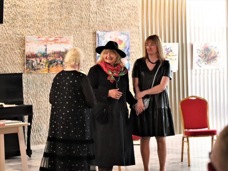 Birutės Gadišauskienės tapybos darbų parodos „P+K=G/Spalvos“ pristatymas 2022