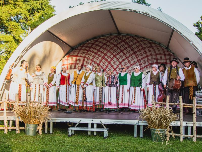 Liaudiškos muzikos vakaras „Gimtas krašte nuostabus esi“