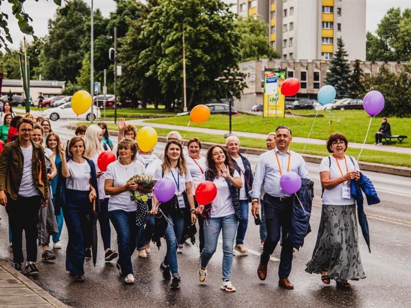 Šventinė miesto gimtadienio eisena