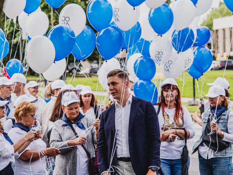 Šventinė miesto gimtadienio eisena