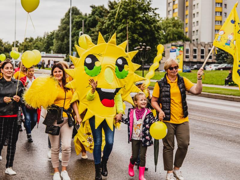 Šventinė miesto gimtadienio eisena