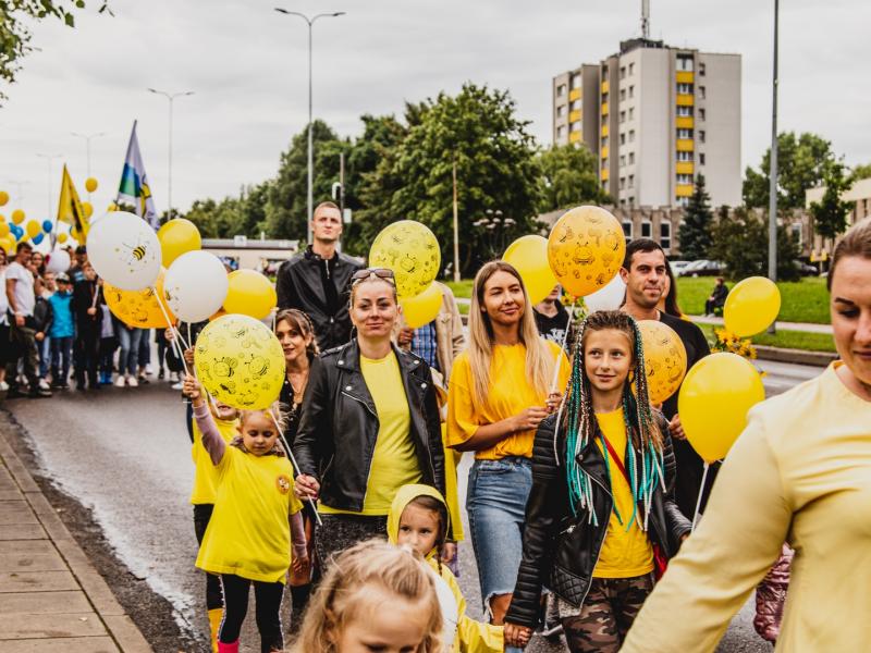 Šventinė miesto gimtadienio eisena