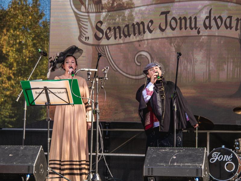 Rudens šventė „SENAME JONŲ DVARE"