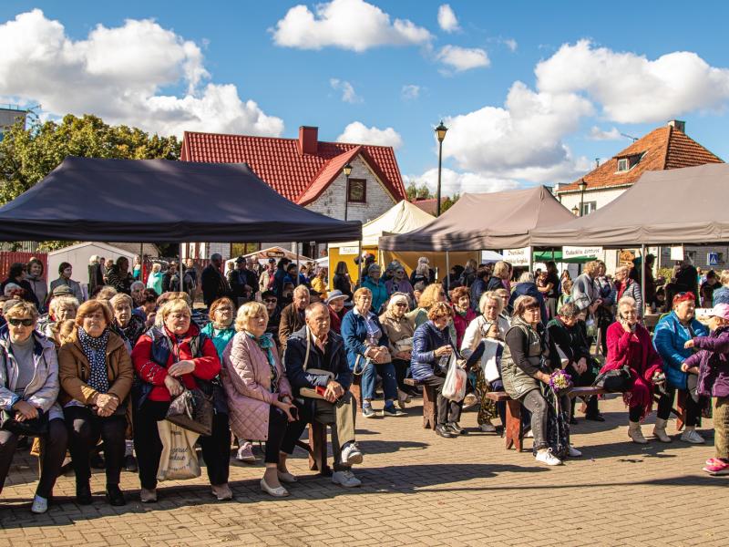 Rudens šventė „SENAME JONŲ DVARE"